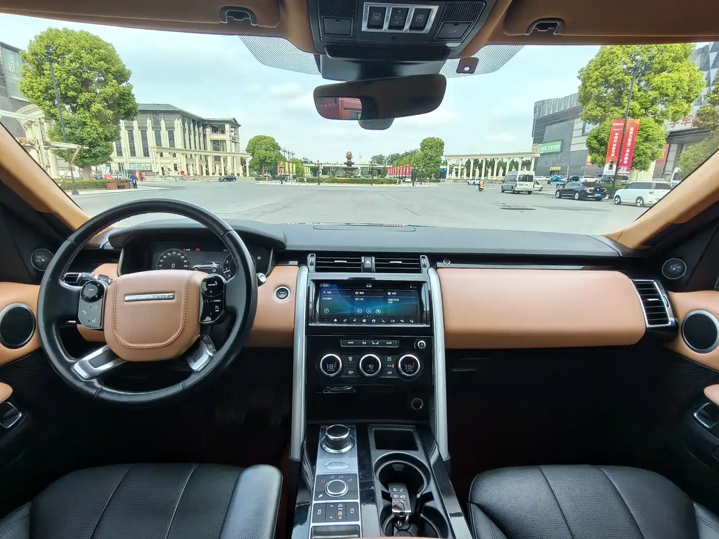 Land Rover Discovery 2020 2.0T SE фото 11