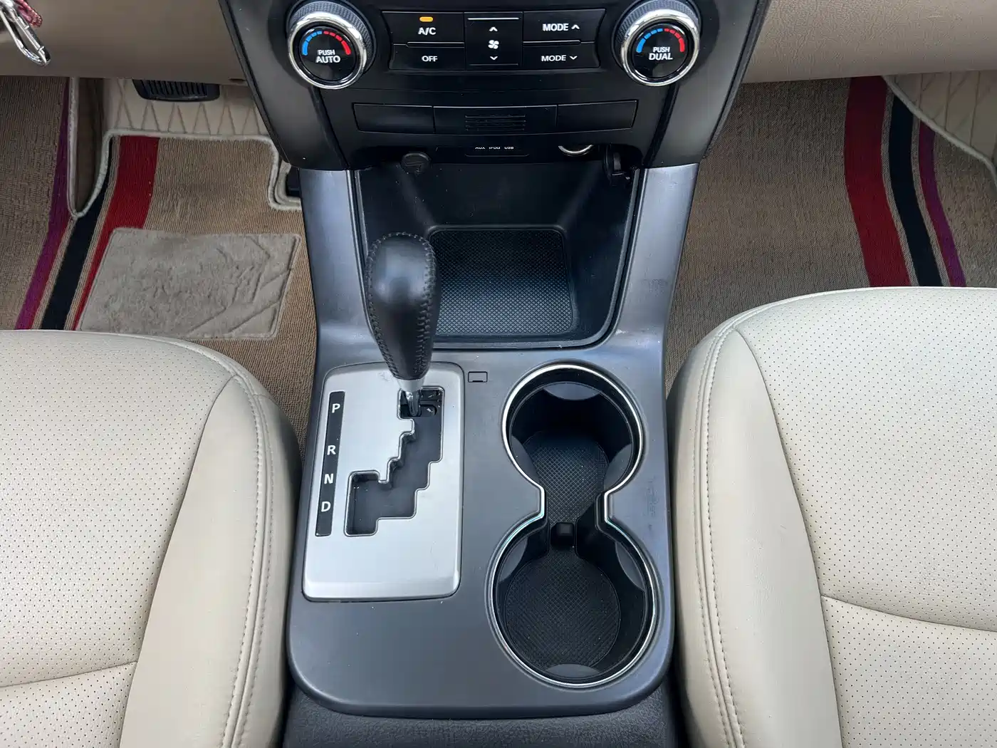 Kia Sorento 2012 2.2T Diesel Comfort Edition фото 15
