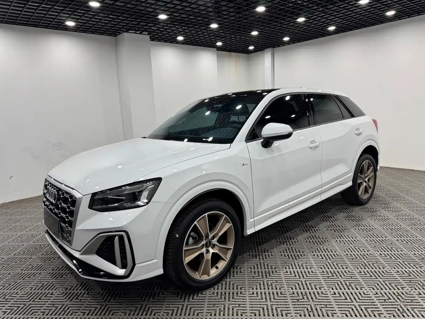Audi Q2L 2022 35 TFSI Fashion Dynamic фото 3