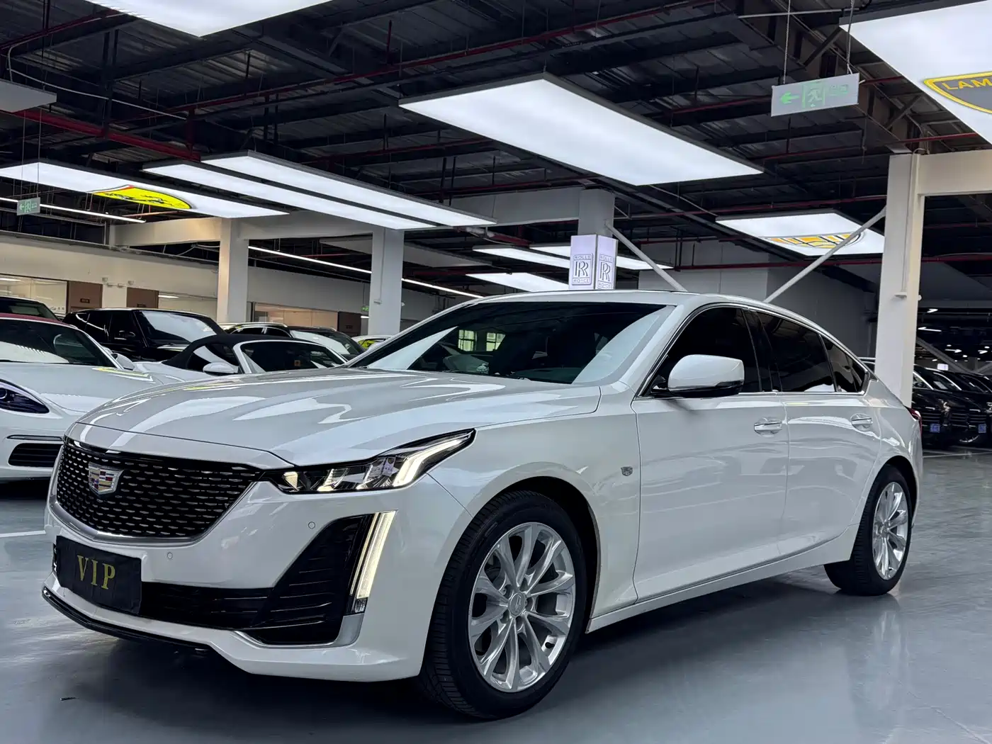 Cadillac CT5 2023 28T Luxury Style (Standard Edition)