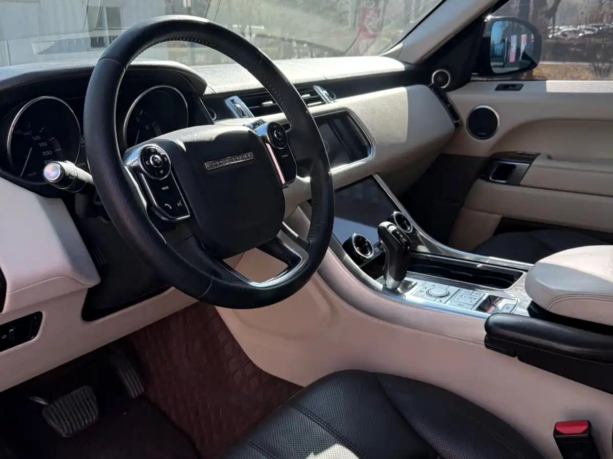 Land Rover Range Rover Sport 2014 3.0 SC V6 HSE фото 6