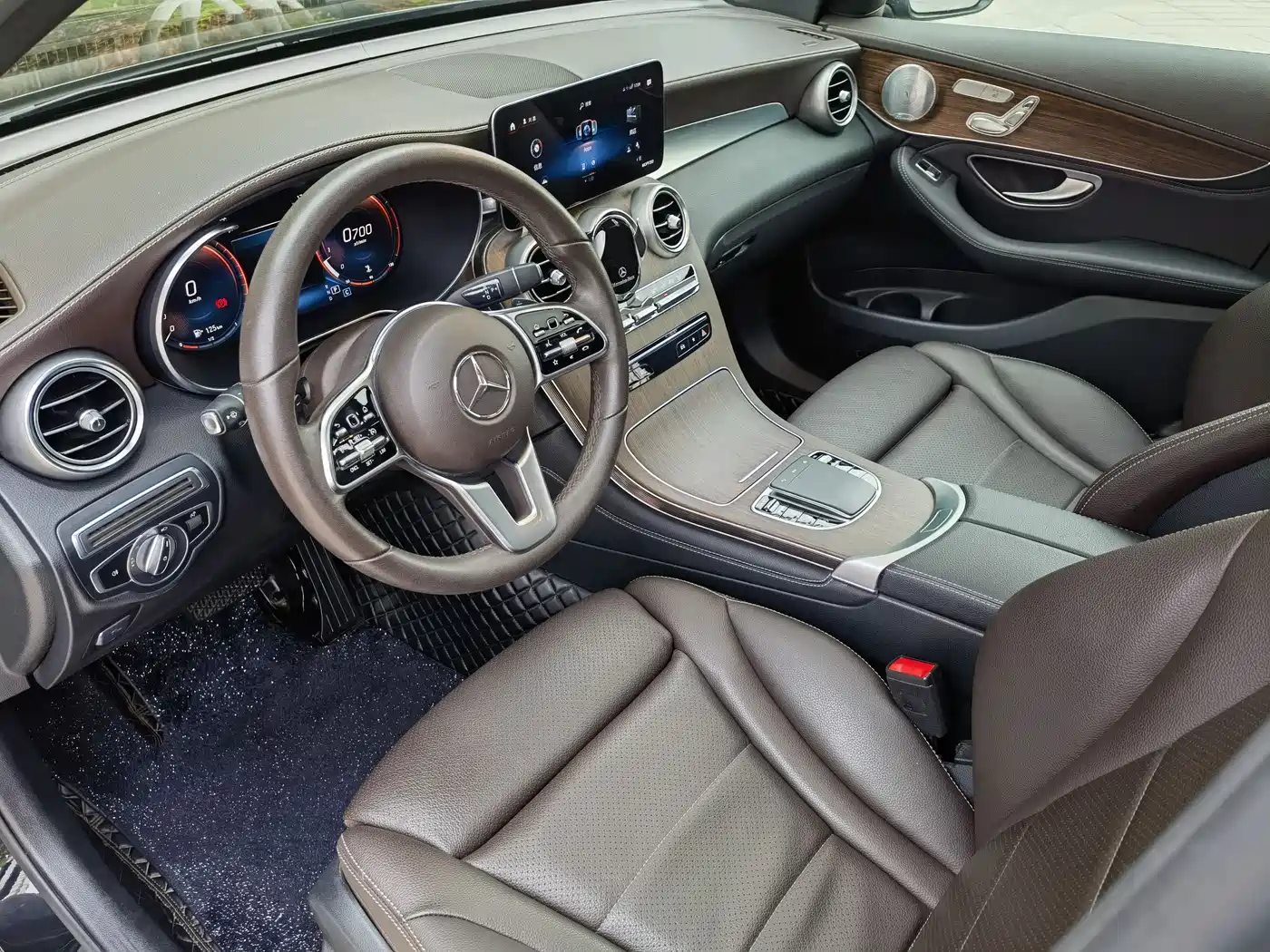 Mercedes-Benz GLC 2020 Facelift GLC 300 L 4MATIC Luxury фото 12