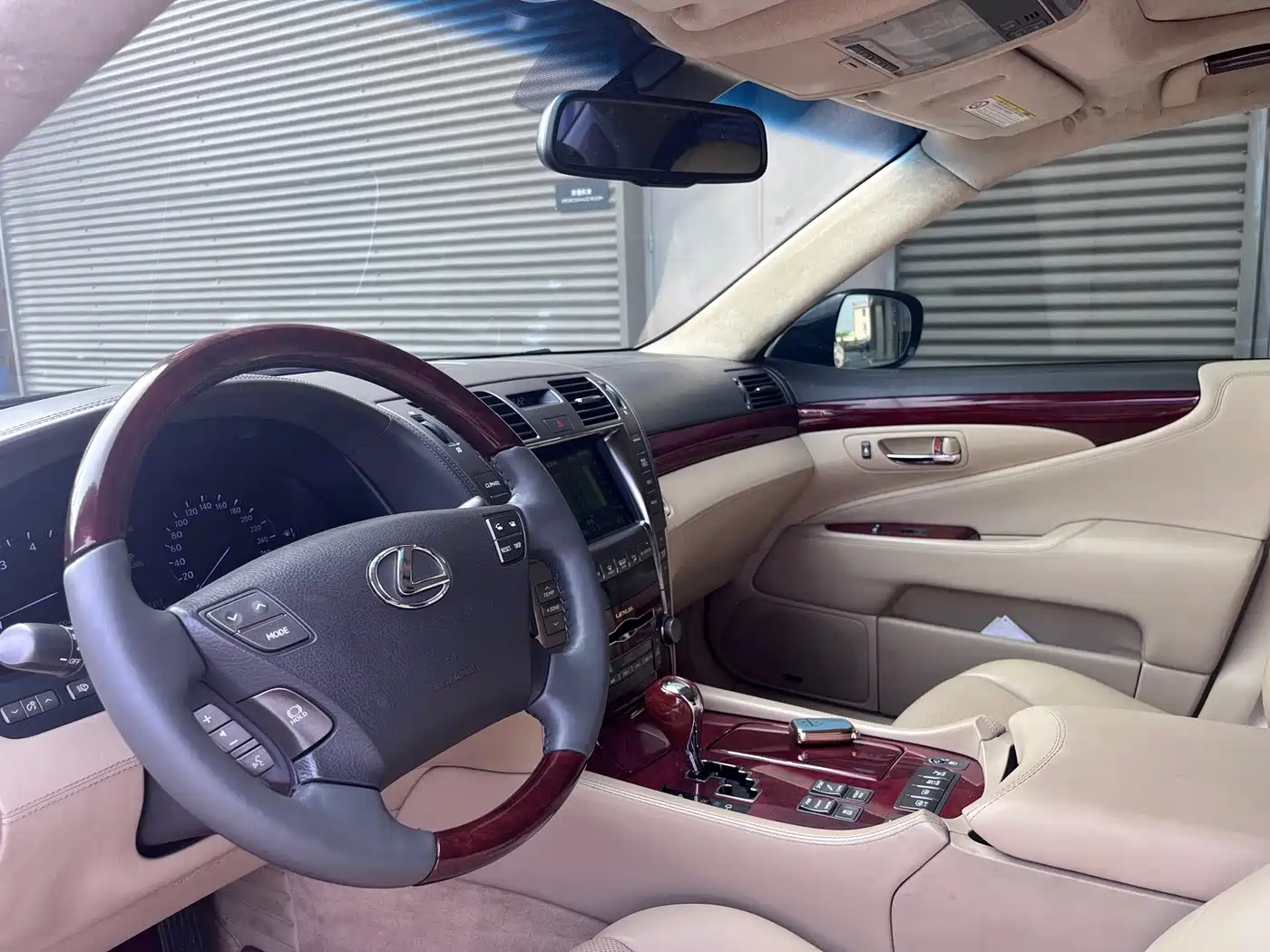 Lexus LS 2007 600hL Premium Edition фото 6