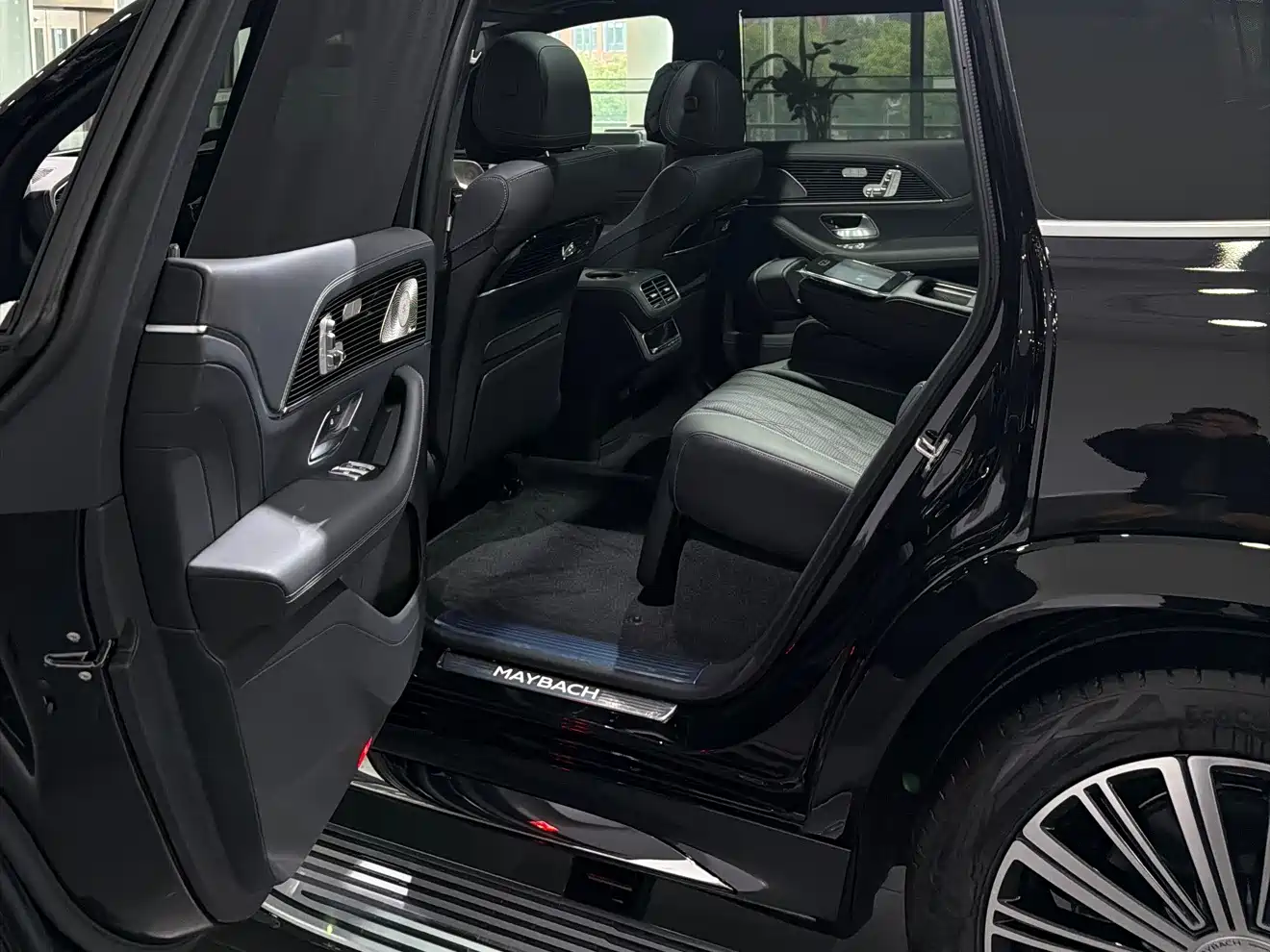 Mercedes-Benz Maybach GLS 2026 GLS 480 4MATIC Liyi Edition фото 5