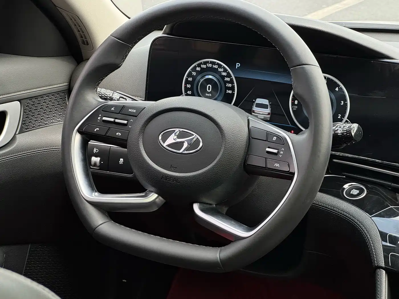 Hyundai Mistra 2021 2021 1.8L CVT LUX Premium