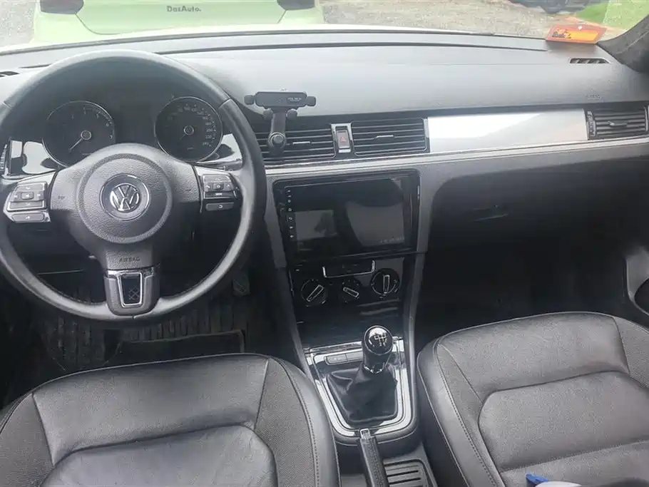 Volkswagen Bora 2014 1.6L Manual Comfort Edition фото 12