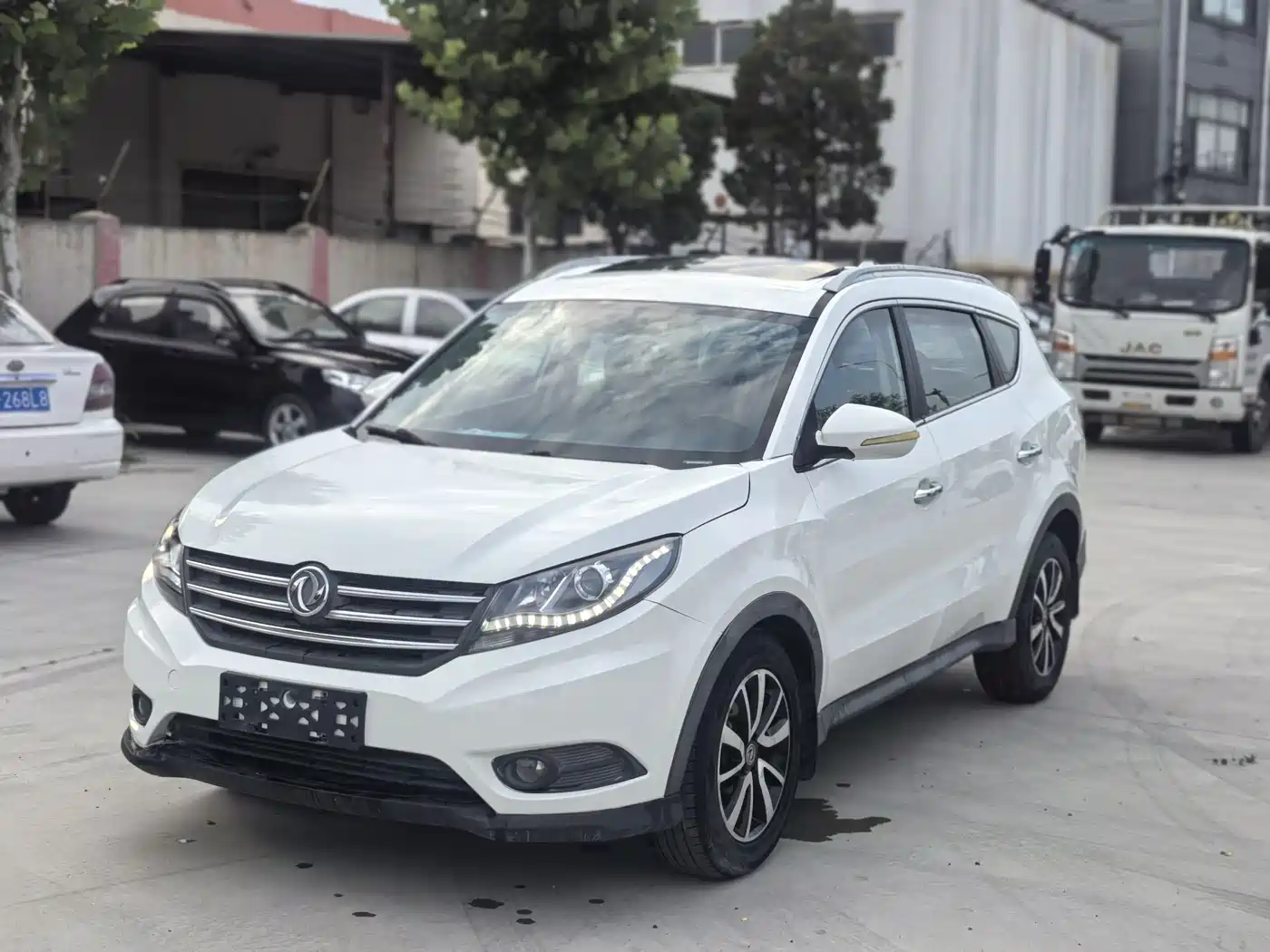 Dongfeng Fengguang Fengguang 580 2016 2016 Model 1.5T Manual Comfort Version