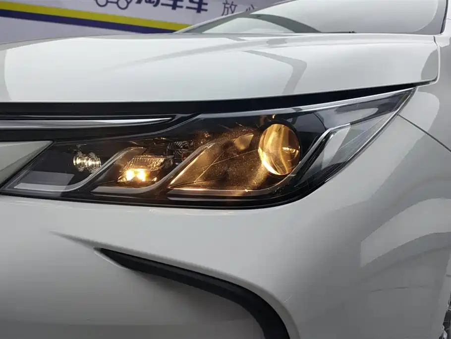 Toyota Corolla 2019 1.2T S-CVT GL Pioneer Edition фото 5