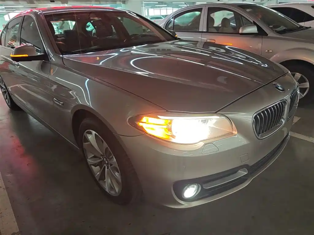 BMW 5 Series 2017 528Li Leading Edition фото 4