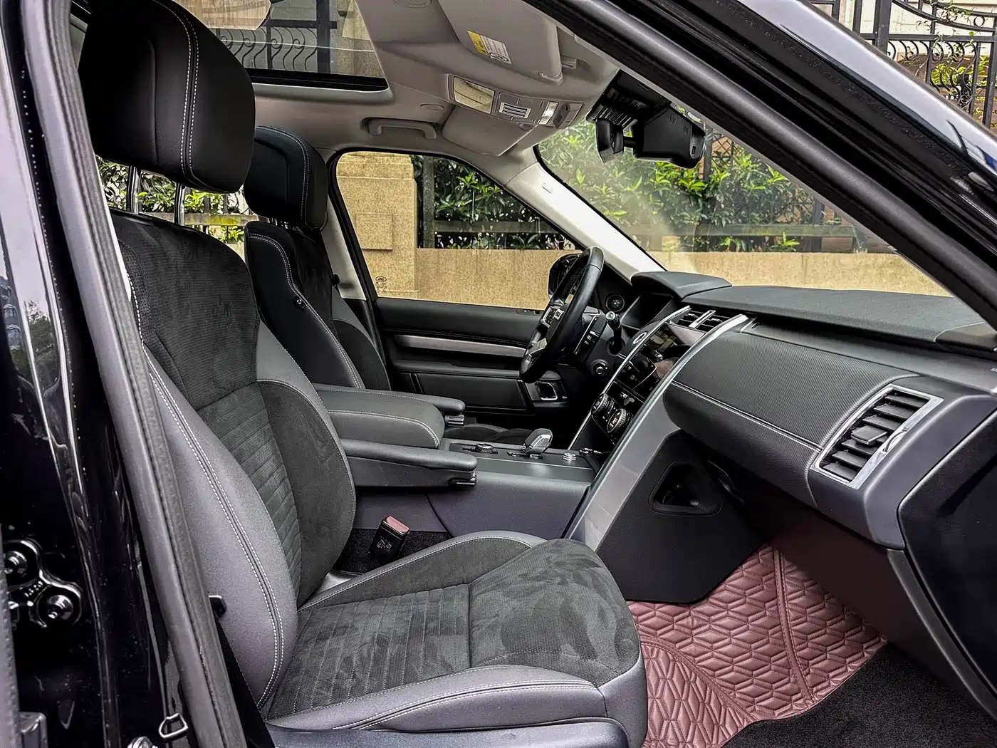 Land Rover Discovery 2021 360PS R-Dynamic SE фото 15