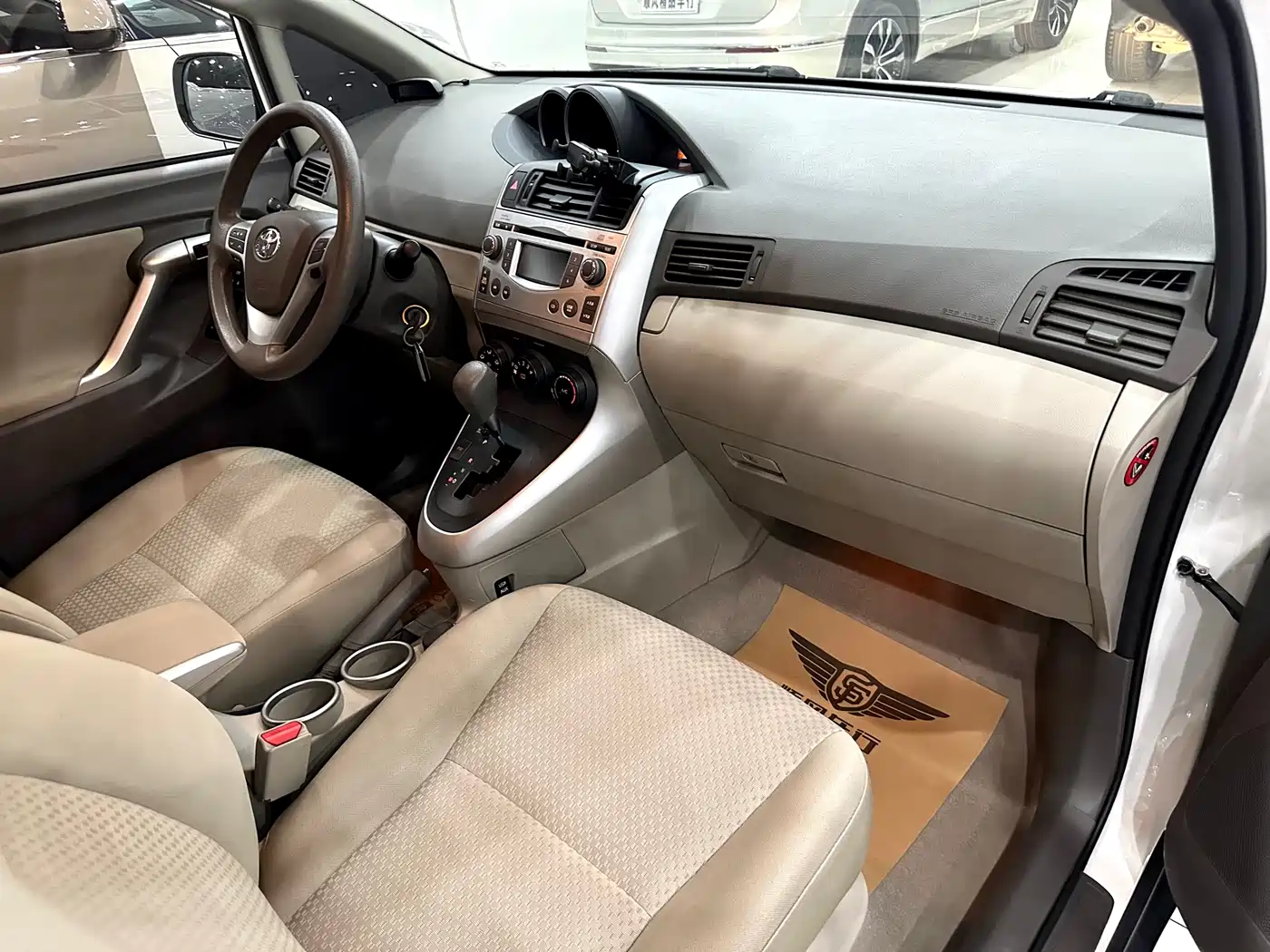 Toyota E'Z 2015 180E CVT Crossover Edition фото 27