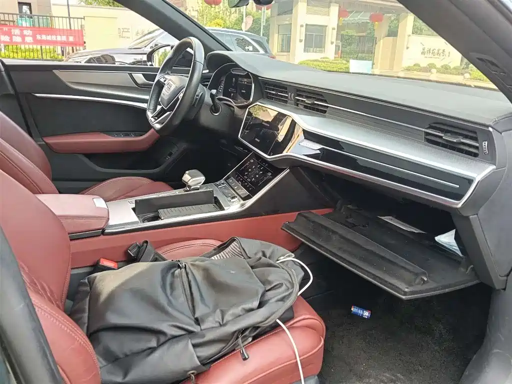 Audi A7L 2024 45 TFSI quattro Black Warrior Edition фото 7