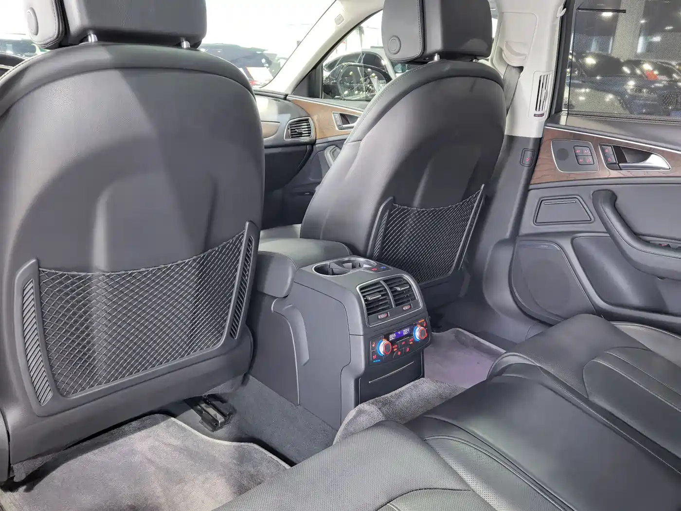 Audi A6L 2014 50 TFSI quattro Luxury фото 18