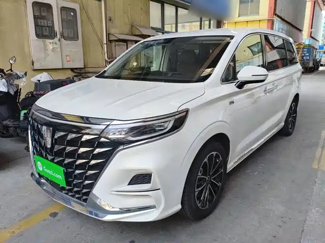 Roewe iMAX8 2024