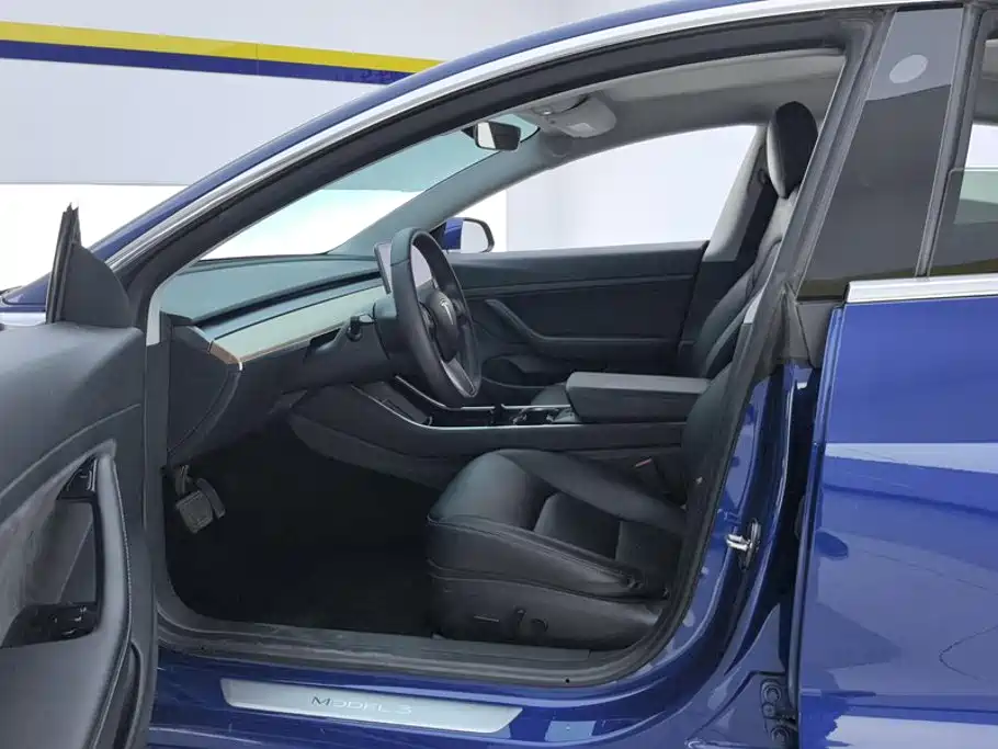 Фото 9 - Tesla Model 3