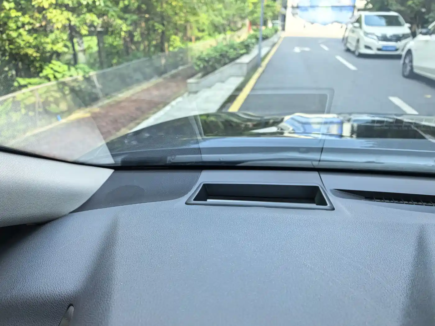 Toyota Camry 2021 Hybrid 2.5HG Luxury Edition фото 13