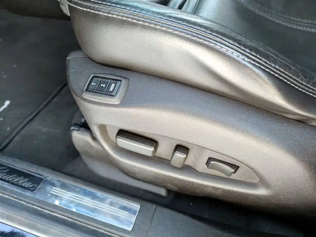 Cadillac SRX 2012 3.0L Luxury Model фото 15