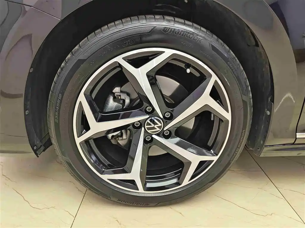Volkswagen Passat 2024 380TSI Starlight Dragon Soaring Edition фото 8