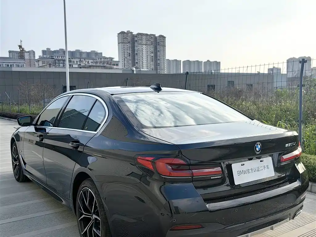 BMW 5 Series 2023 530Li Premium M Sport Package фото 9