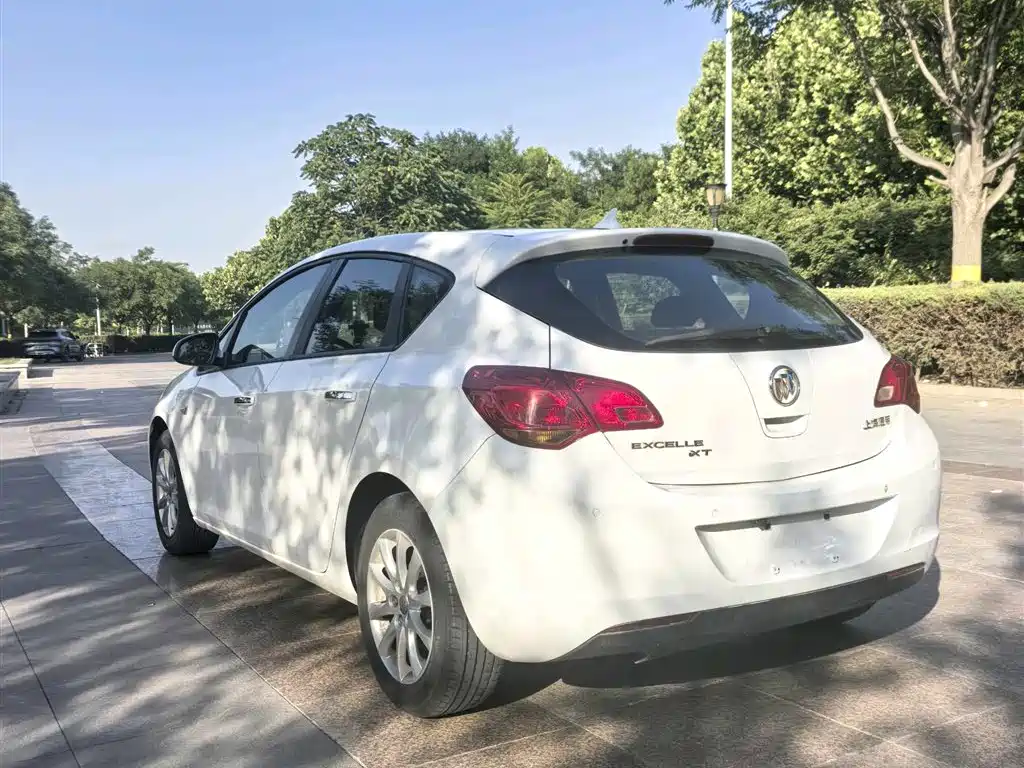 Buick Excelle 2014 XT 1.6L Automatic Fashion фото 6