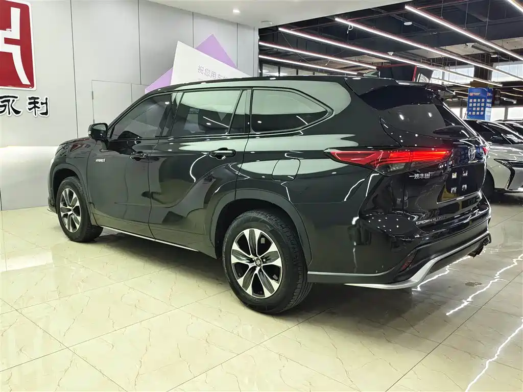 Toyota Crown Kluger 2022 2.5L HEV 2WD Elite Edition фото 6