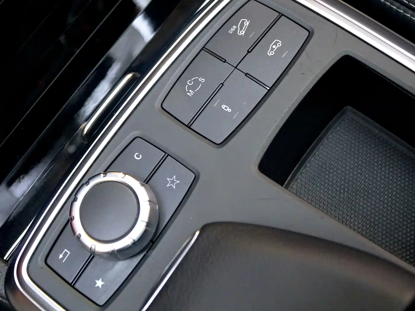 Mercedes-Benz M-Class AMG 2012 AMG ML 63 фото 15