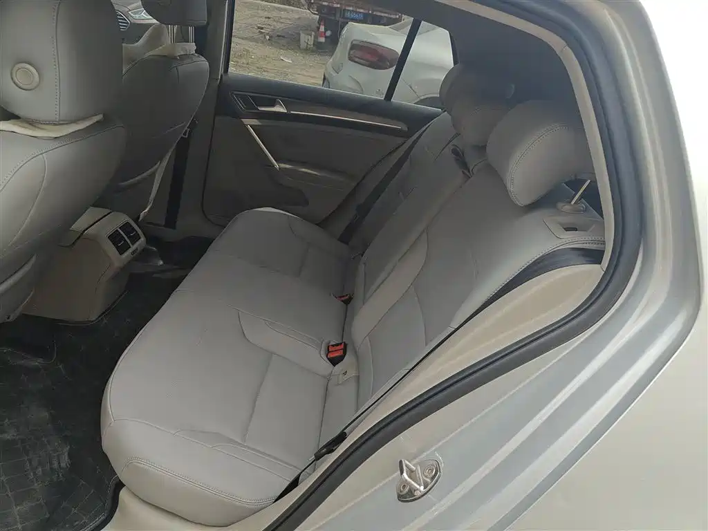 Volkswagen Golf 2015 1.4TSI Automatic Comfort фото 17