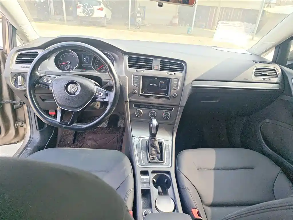 Volkswagen Golf 2015 1.4TSI Automatic Comfort фото 6