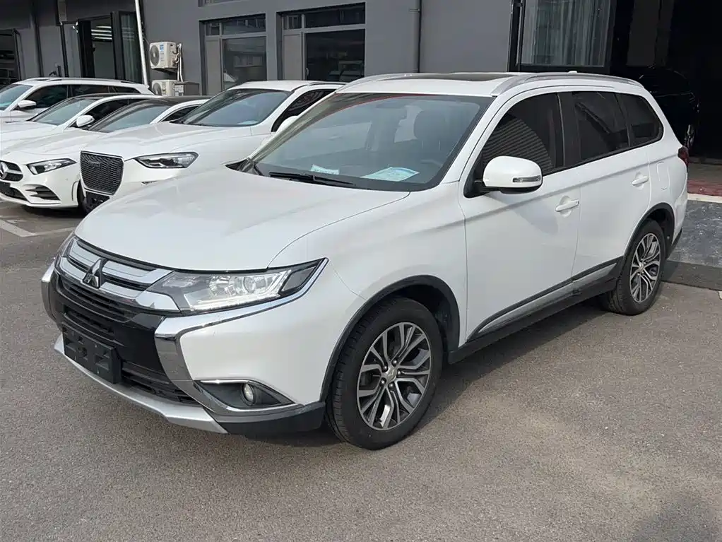 MITSUBISHI OUTLANDER