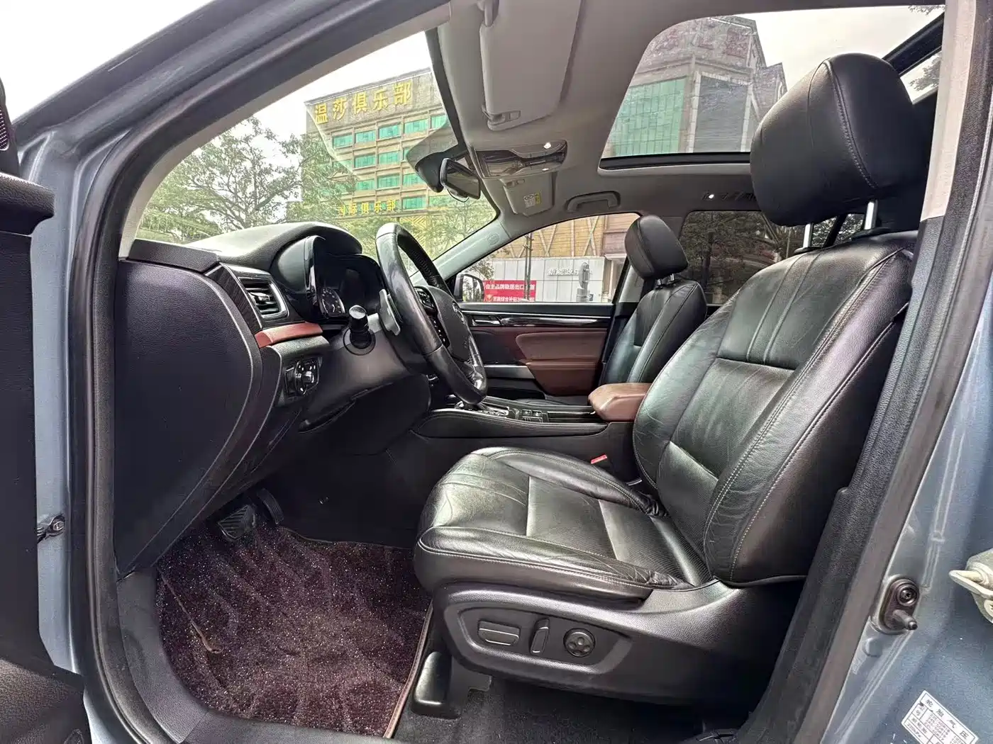 GAC Trumpchi Trumpchi GS8 2017 320T 2WD Luxury Smart Connect (7-seater) фото 4