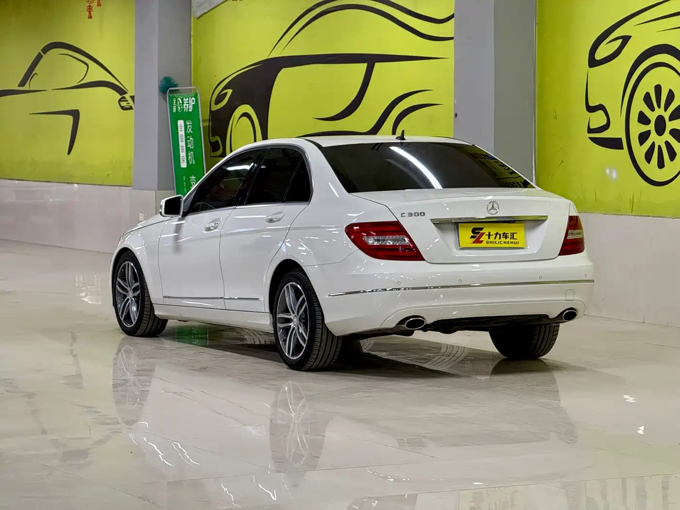 Mercedes-Benz C-Class 2011 C 300 Fashion фото 7