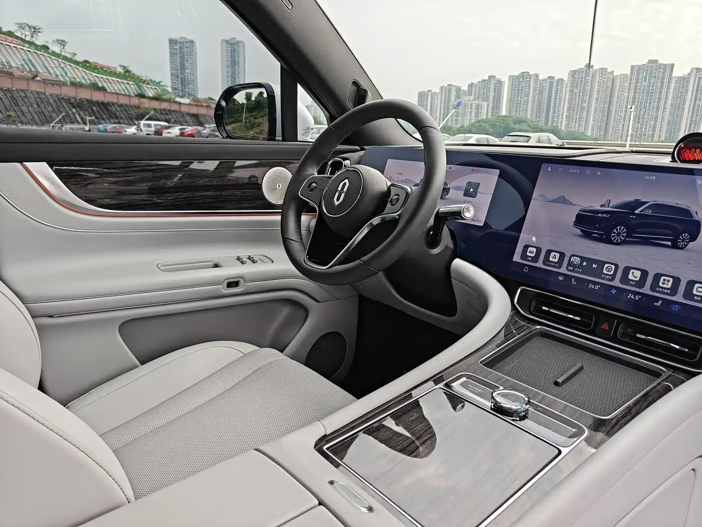 AITO Wenjie AITO M9 2024 Extended Range Ultra 42kWh 6-Seater фото 25