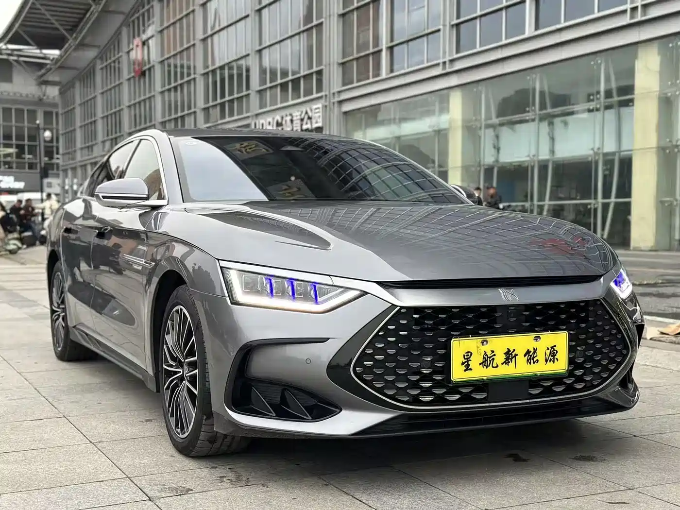 BYD Han 2022 DM-i 121KM Premium Edition фото 3