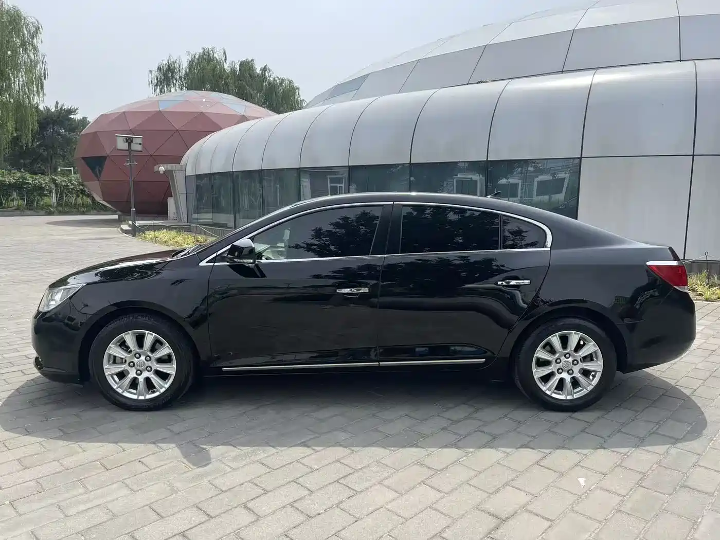 Buick LaCrosse 2011 2.4L SIDI Elegance Edition фото 2