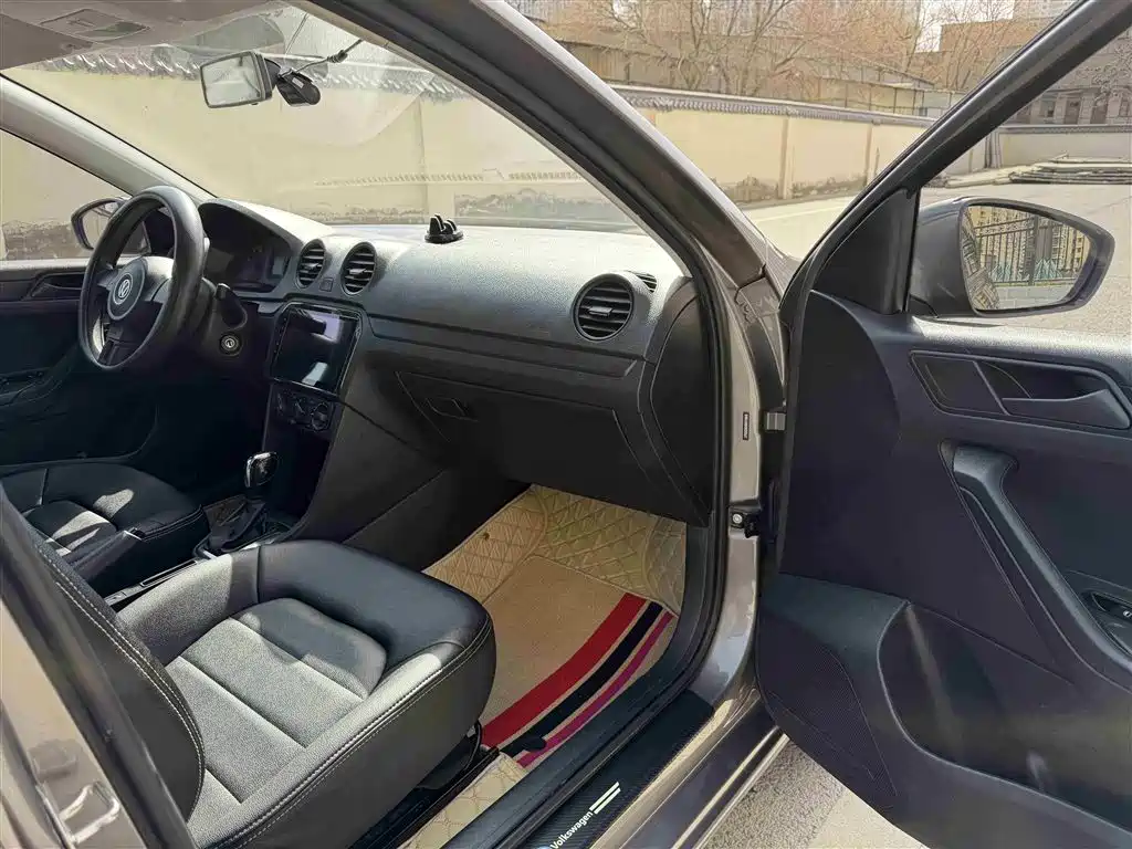 Volkswagen Jetta 2015 Value Edition 1.6L Automatic Fashion фото 6