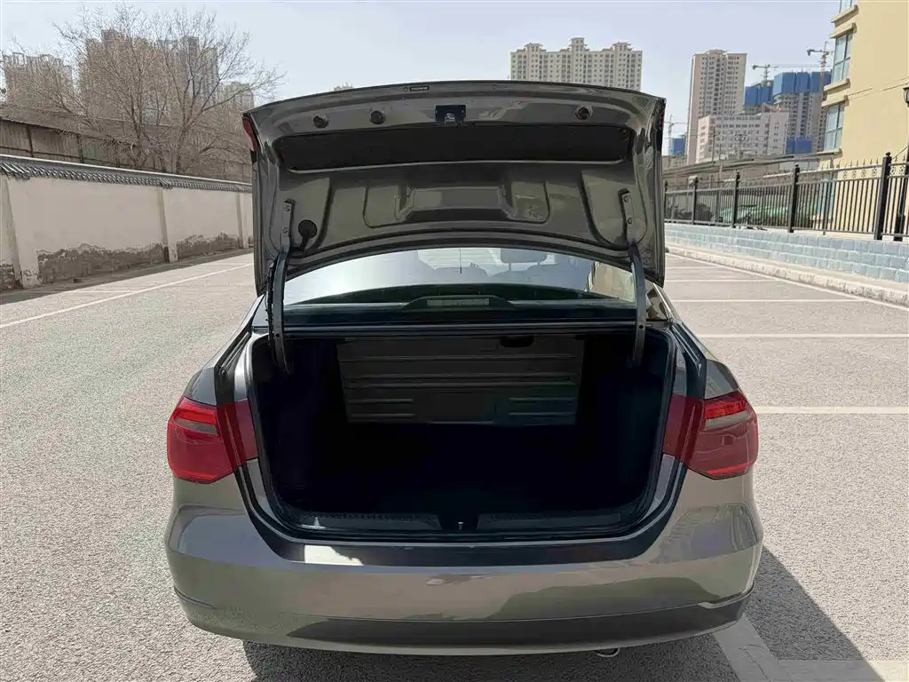 Volkswagen Jetta 2015 Value Edition 1.6L Automatic Fashion фото 12