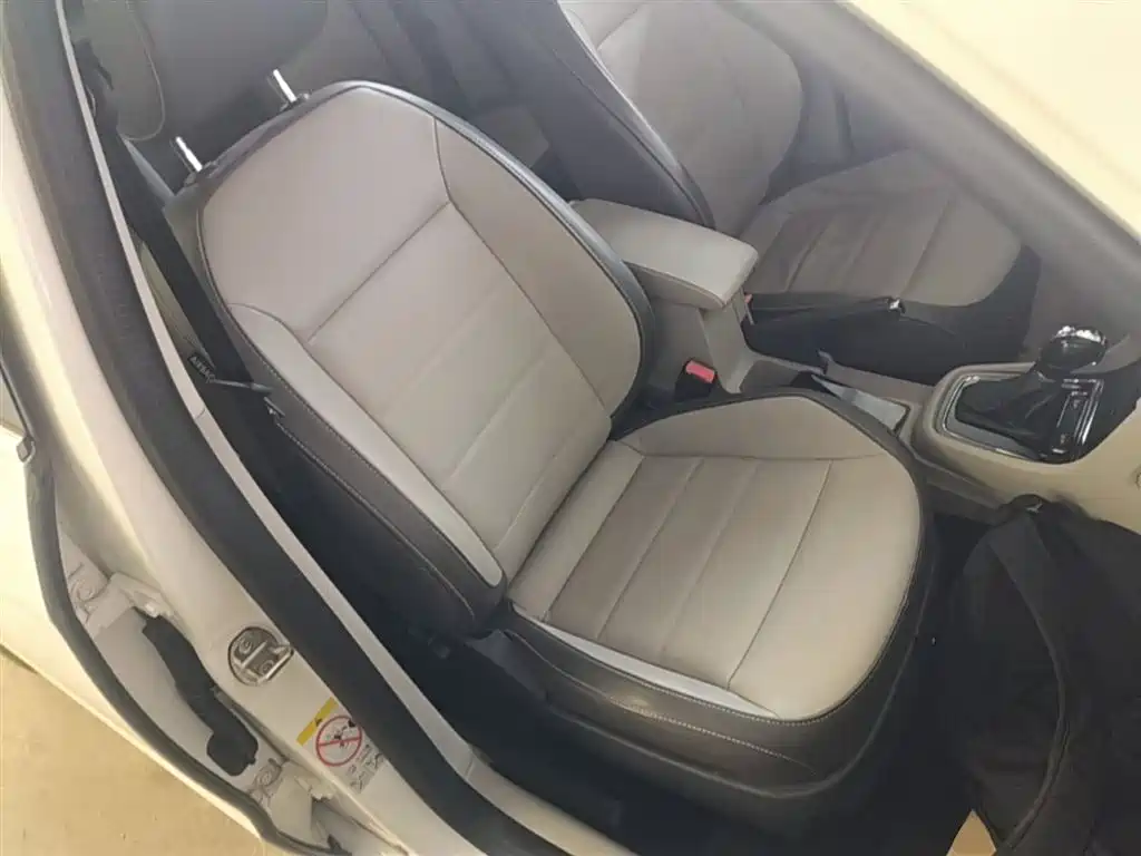 Volkswagen Lavida Tour 2013 1.4TSI Automatic Comfort фото 25