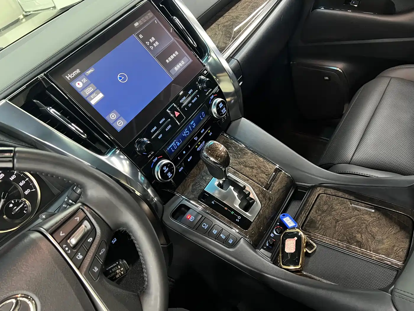 Toyota Vellfire 2023 Crown Hybrid 2.5L HV Ultimate фото 22