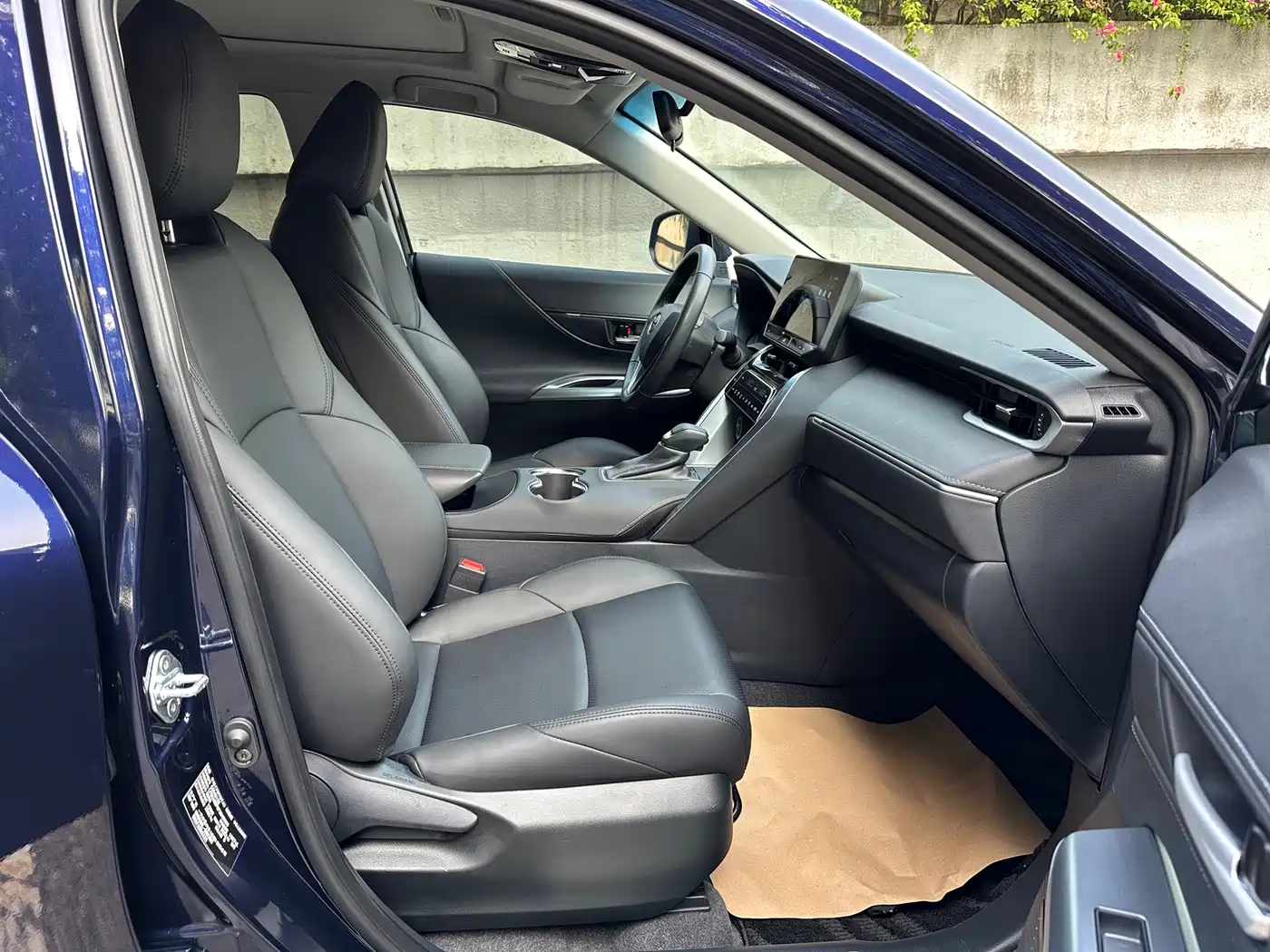 Toyota Lingfang HARRIER 2023 2.0L CVT 2WD Progressive Edition фото 13