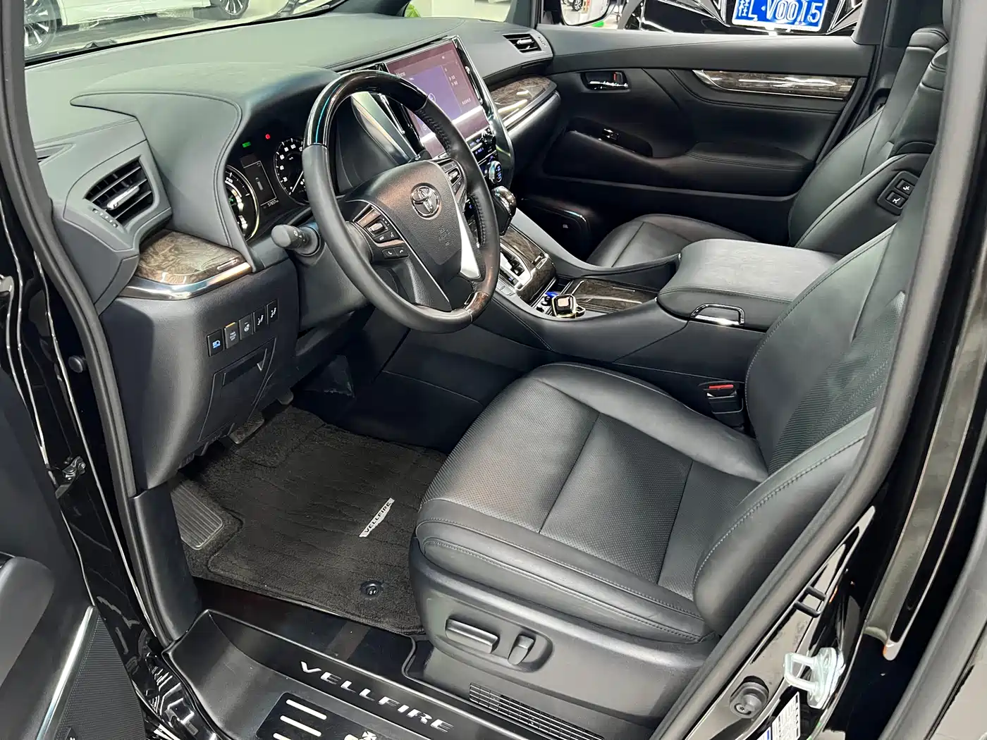 Toyota Vellfire 2023 Crown Hybrid 2.5L HV Ultimate фото 19