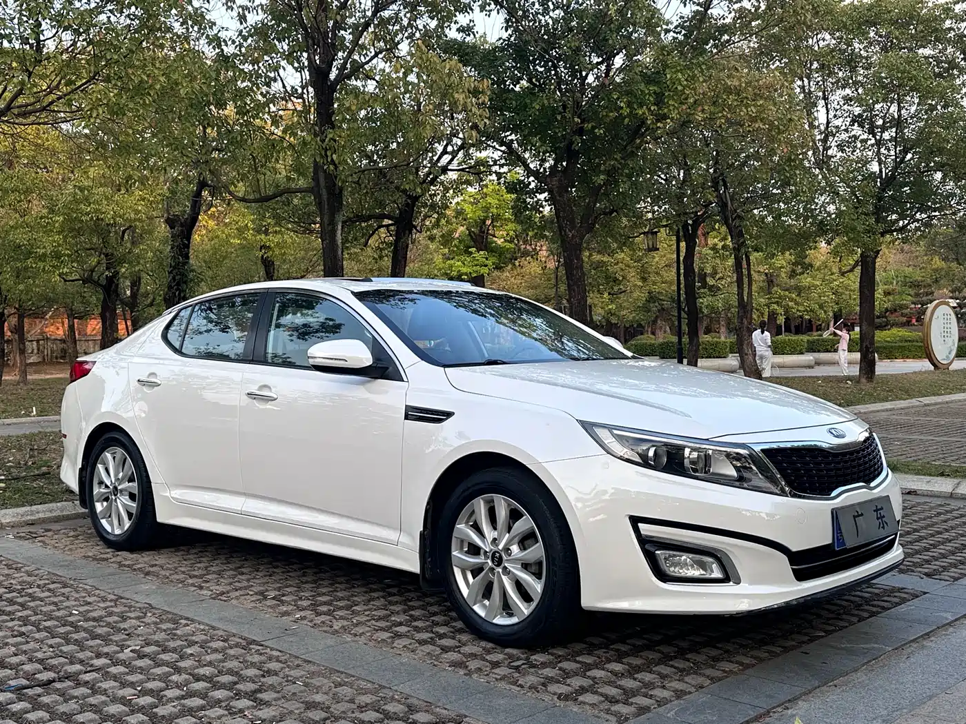 Kia K5 2015 2.0L Automatic GLS фото 3