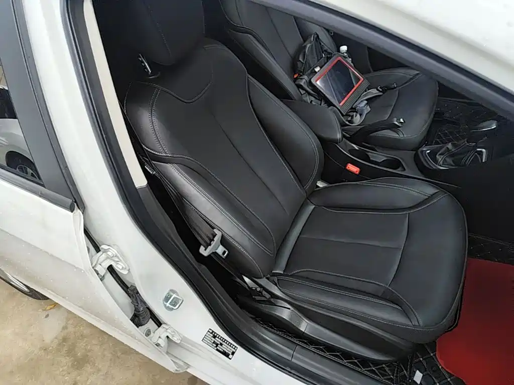 Фото 25 - Buick Excelle