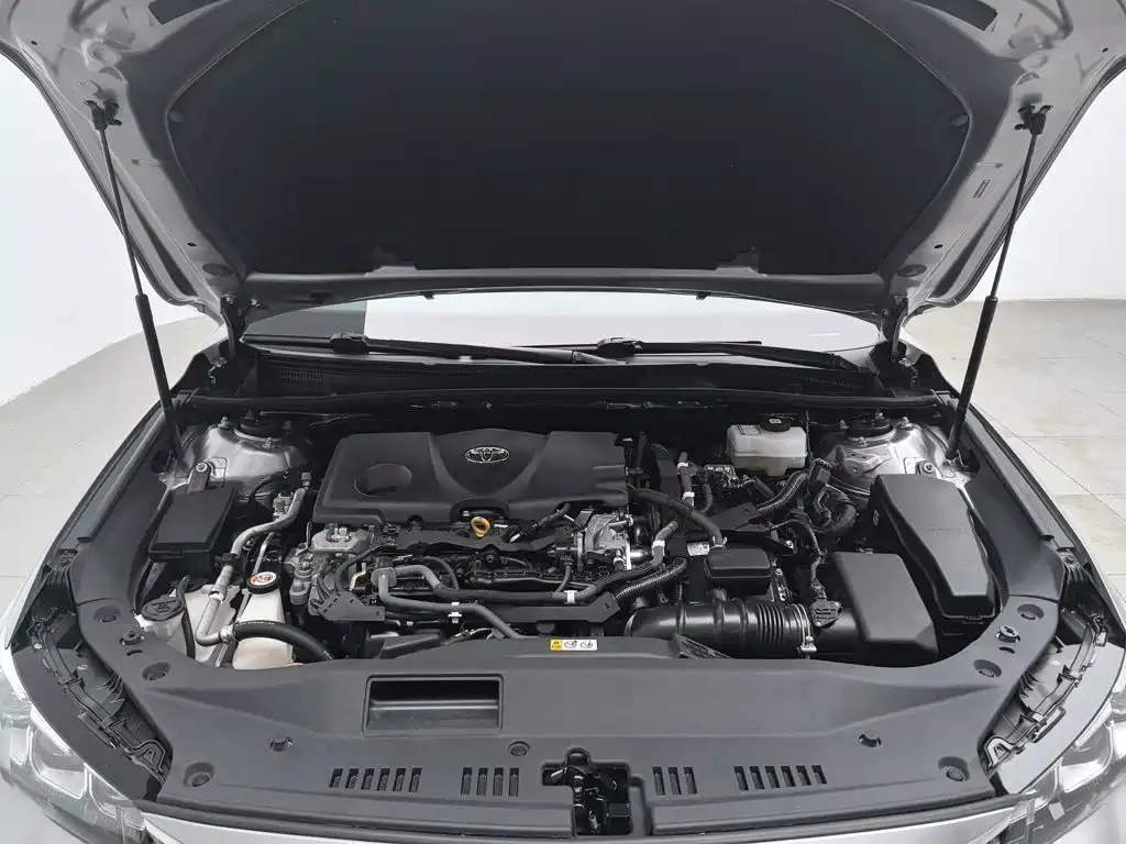 Photo 6 - Toyota Avalon