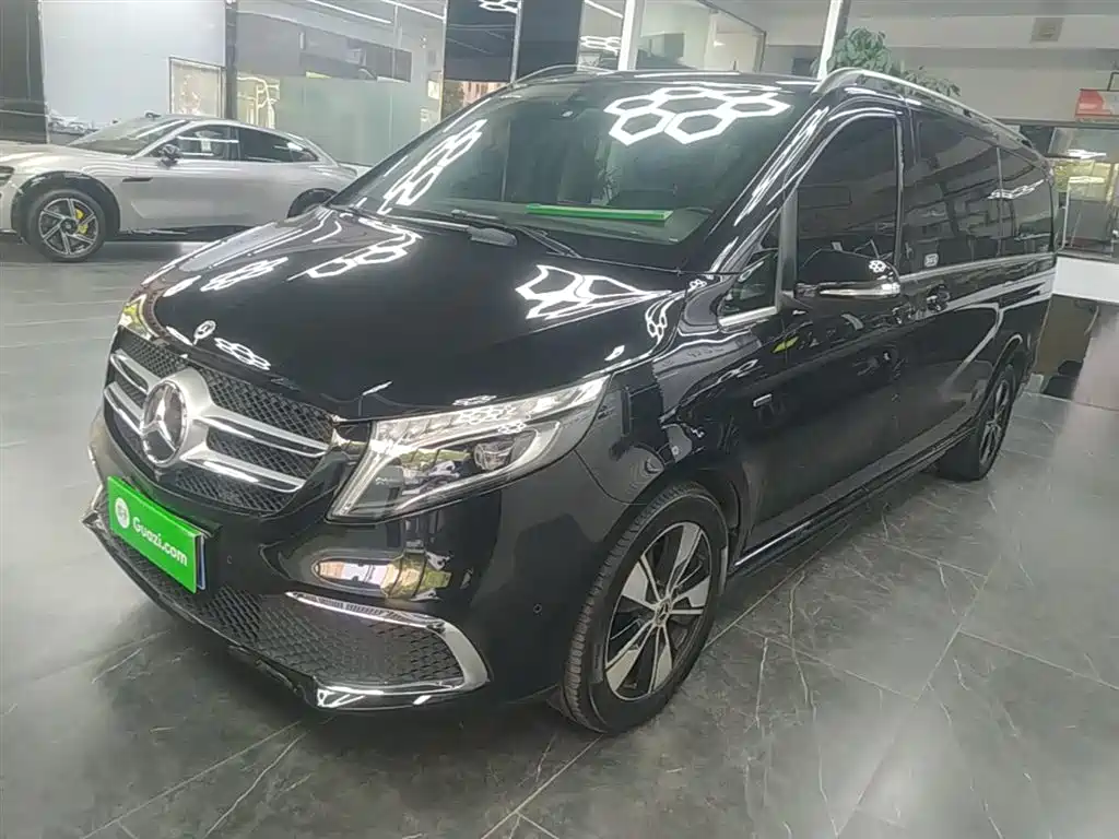 Mercedes-Benz V-Class 2021 V 260 L Long Wheelbase Premium Edition фото 2