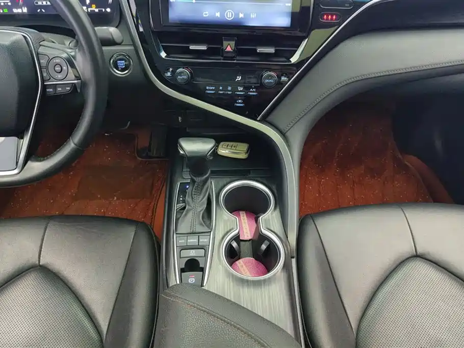 Toyota Camry 2021 2.5G Luxury Edition фото 16