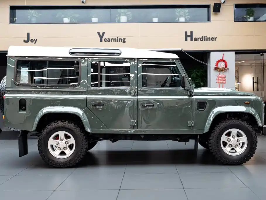 Фото 3 - Land Rover Defender