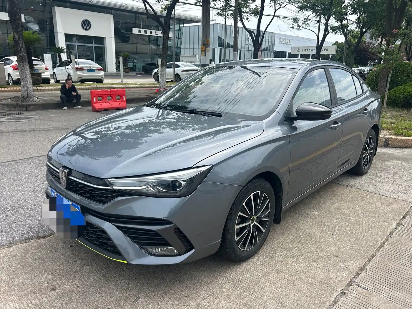 Фото 1 - Roewe i5