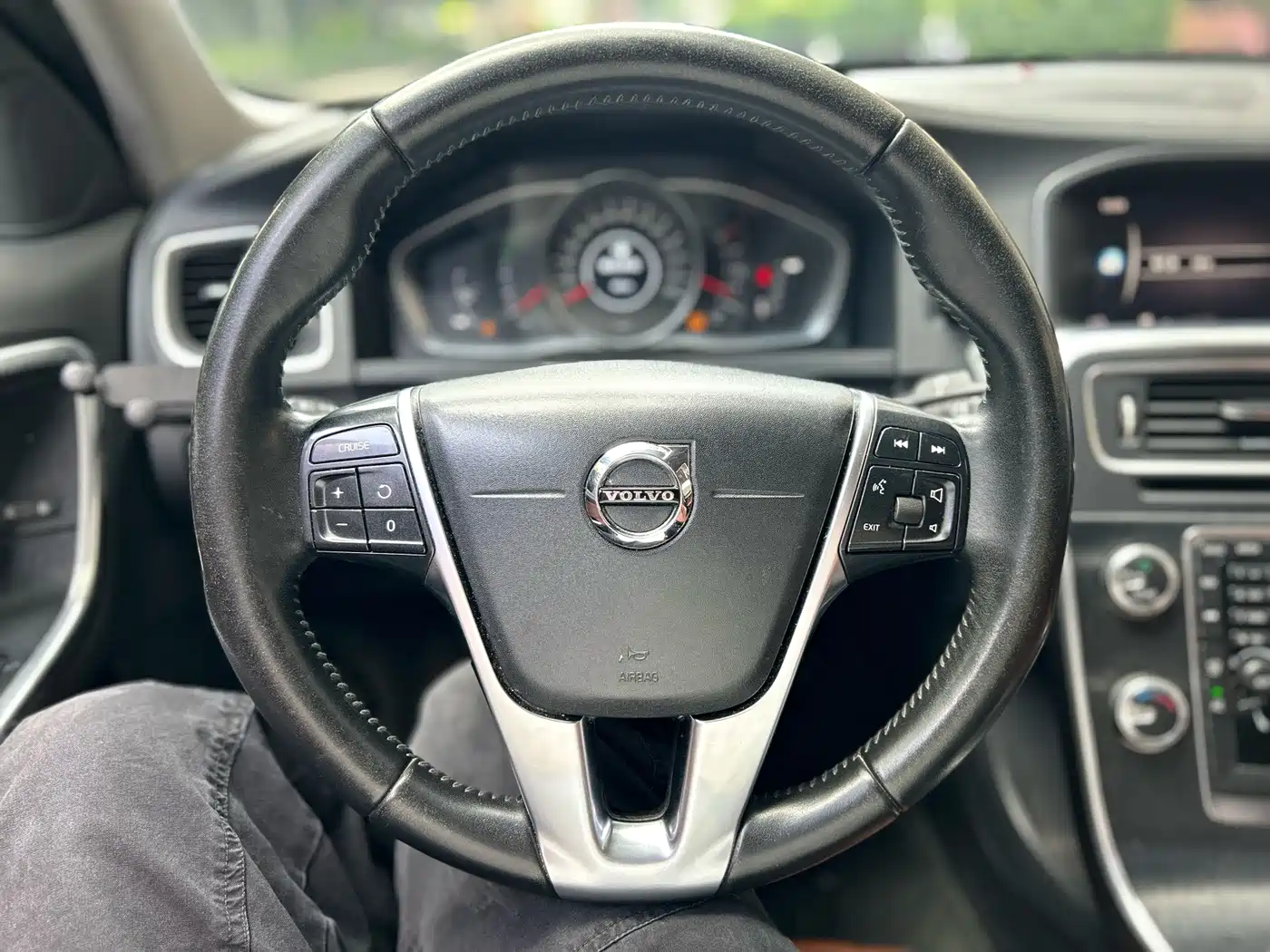 Фото 10 - Volvo S60