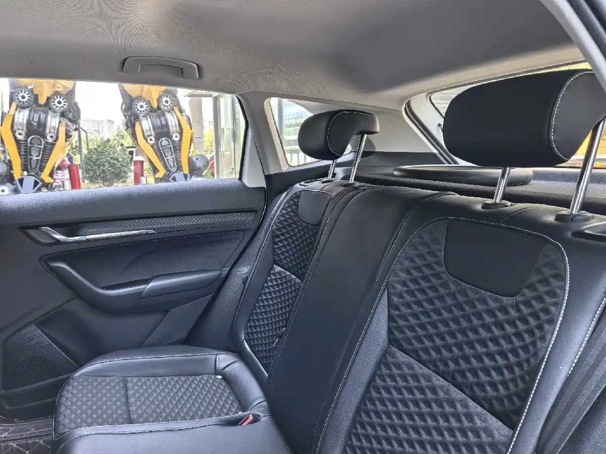 Škoda Kamiq 2020 Model 1.5L Automatic Comfort фото 24