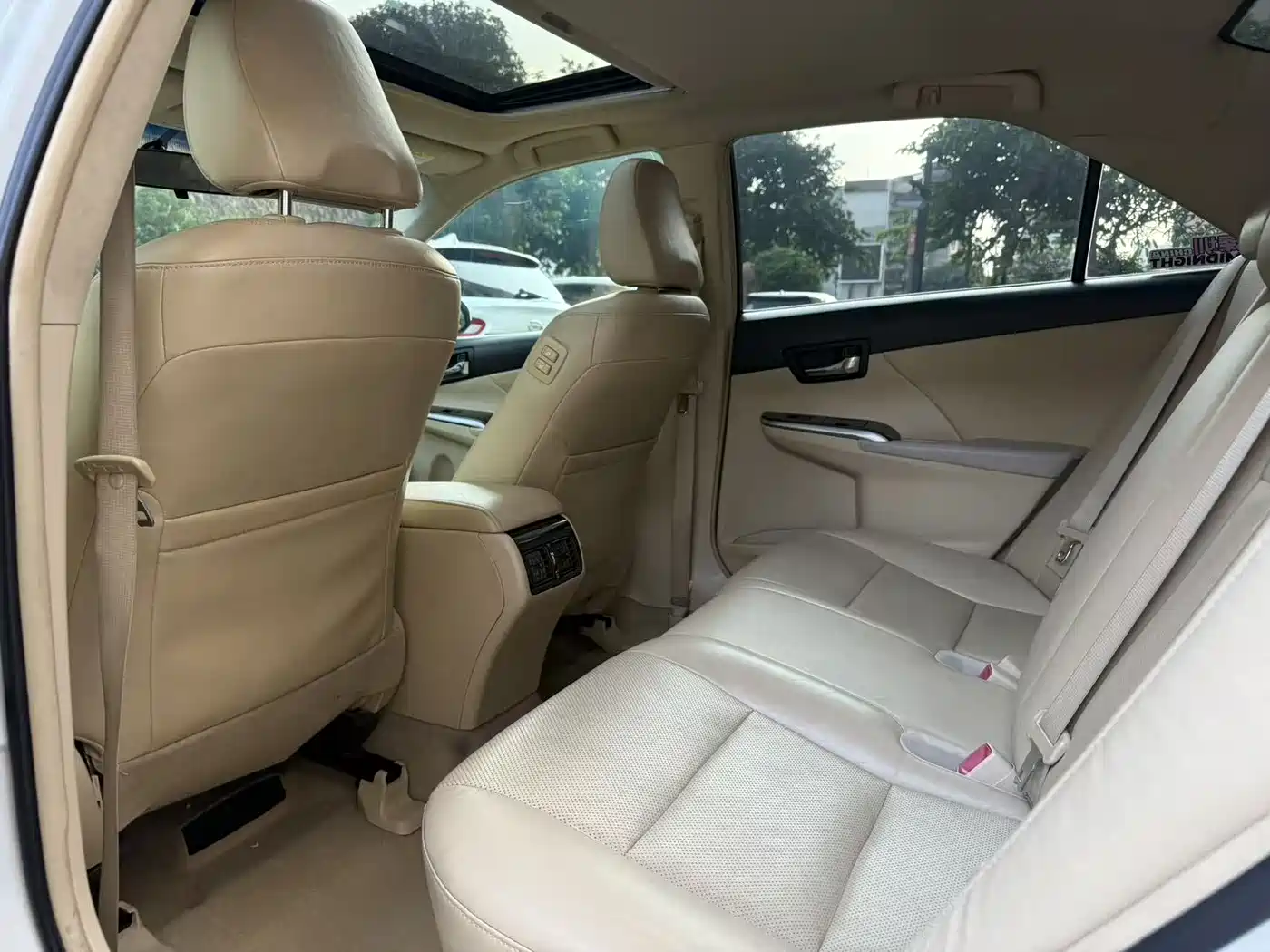 Toyota Camry 2016 2.0G 10th Anniversary Luxury Edition фото 6